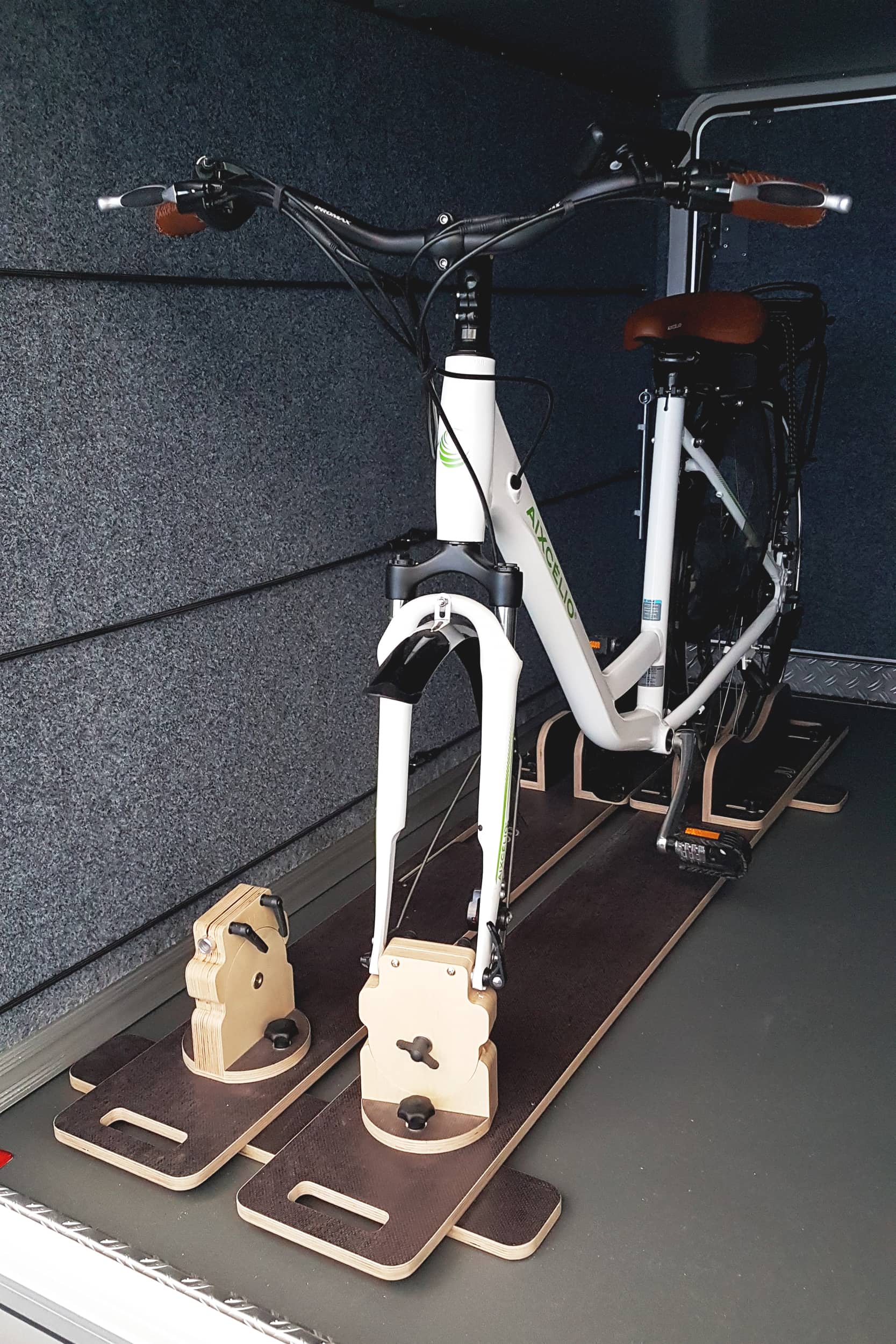 Porte-vélo intérieur de véhicule, Tidy système innovant by JV Agencement