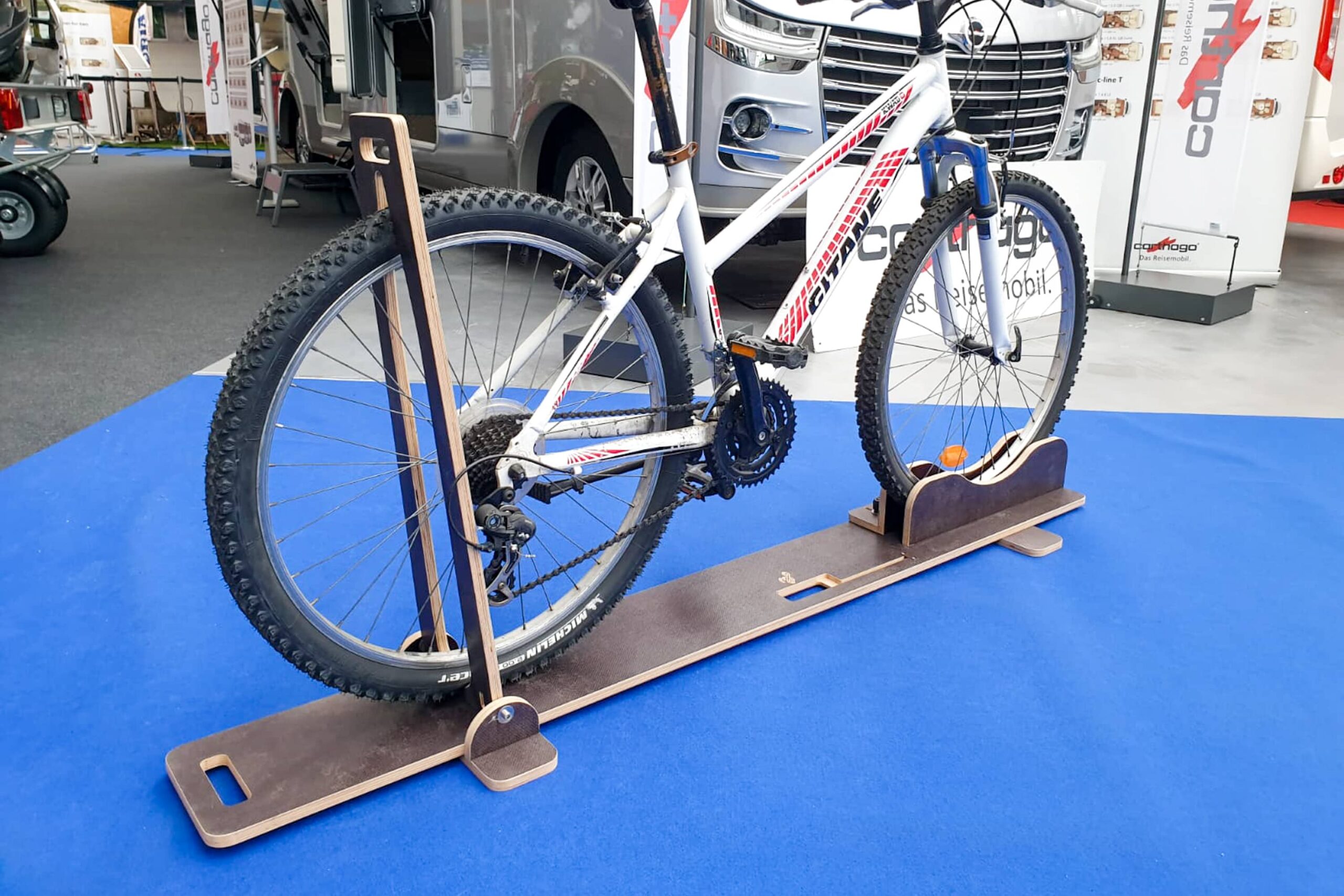 Tutoriel pour fabriquer un rangement à vélo vertical et gain de place
