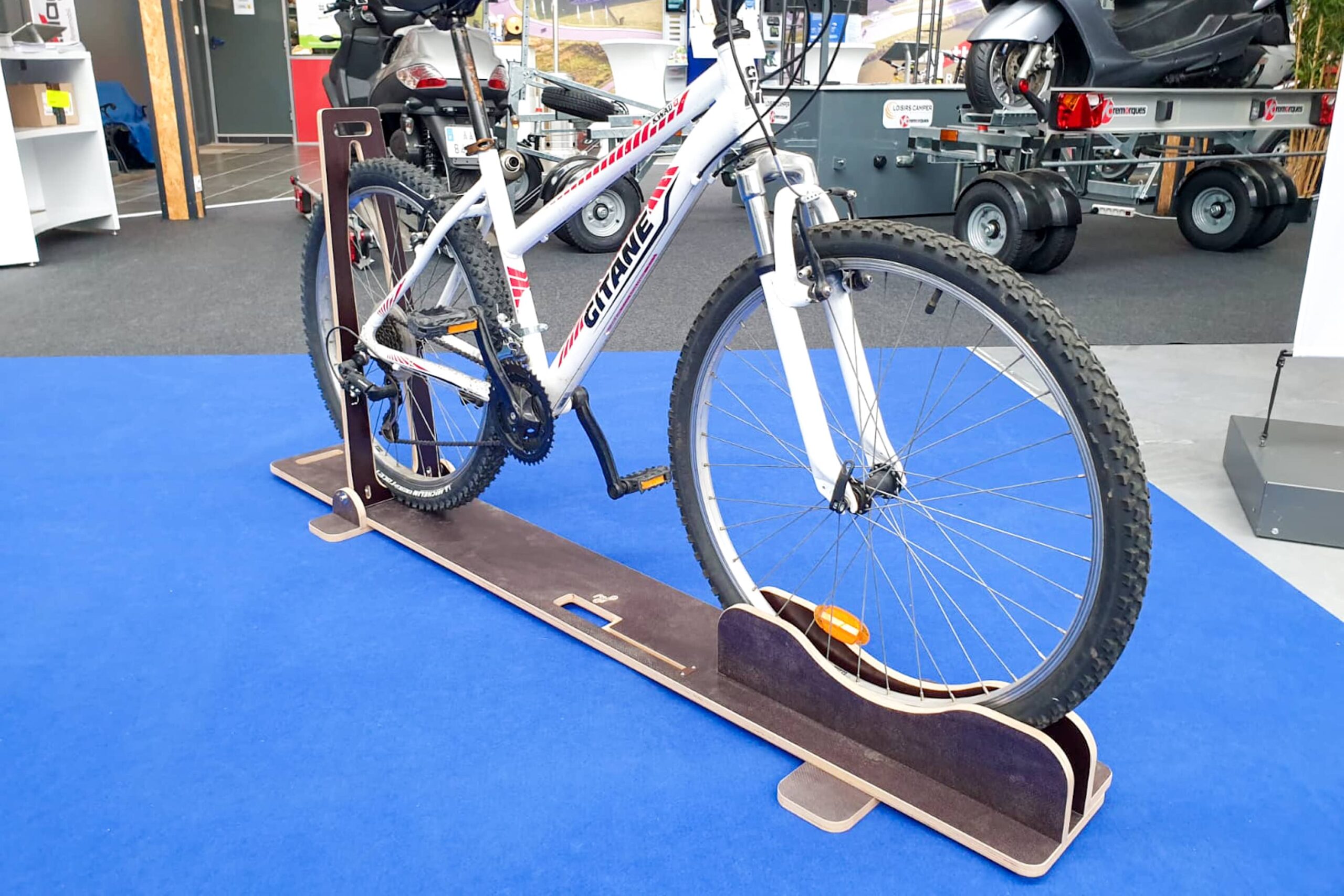 Porte-vélo intérieur de véhicule, Tidy système innovant by JV Agencement