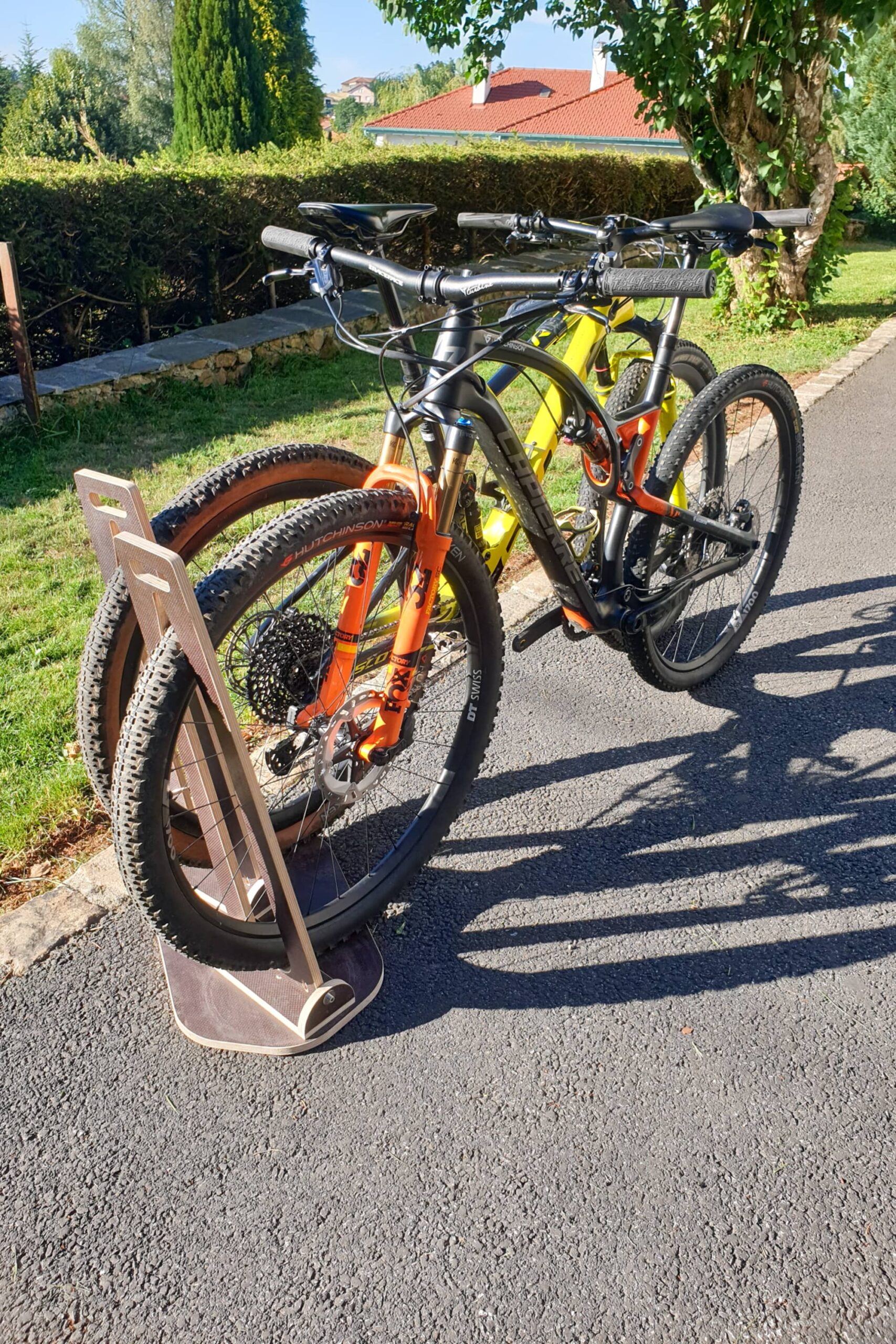 Porte vélo fourgon avec support fixation plancher